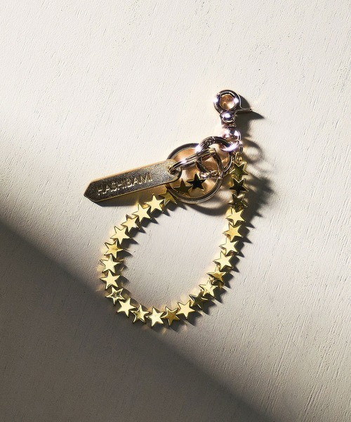 HASHIBAMI（ハシバミ）の「(HASHIBAMI)HEMATITE STAR STRAP（スマホグッズ・レディース・シルバー/ゴールド・ONE SIZE）」の4枚目の写真