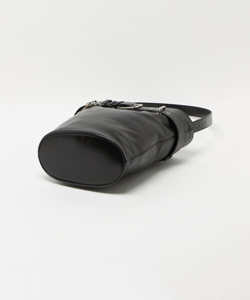 UNITED ARROWS(ユナイテッドアローズ)の「<OSOI>BUCKET BROCLE バッグ(ショルダーバッグ・レディース・ブラック/オフホワイト・FREE)」の20枚目の写真