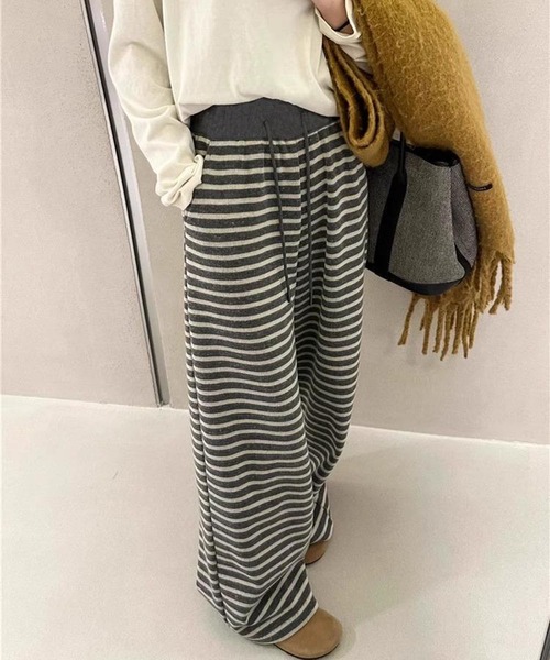 WEGO（ウィゴー）の「WEGO/ボーダーワイドストレートスウェットパンツ（スウェットパンツ・レディース・ホワイト系その他5/グレー系その他5・MEDIUM/LARGE）」の2枚目の写真