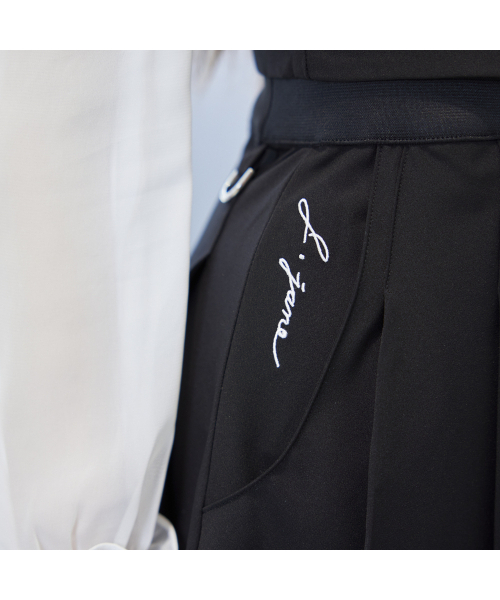 J.JANE(ジェイジェーン)の「プリーツサスペンダーワンピース (ブラック)(ワンピース・レディース・ブラック・S/XS/M)」の4枚目の写真