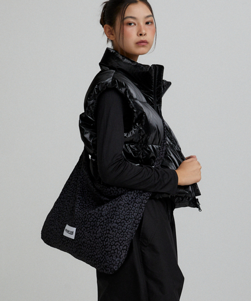 MACNI(マクニ)の「LEOPARD SUEDE ECO CROSS BAG BLACK(エコバッグ/サブバッグ・レディース・その他・FREE)」の10枚目の写真