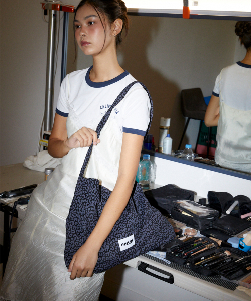 MACNI(マクニ)の「LEOPARD SUEDE ECO CROSS BAG BLACK(エコバッグ/サブバッグ・レディース・その他・FREE)」の11枚目の写真