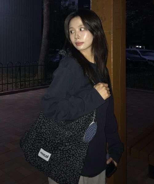 MACNI(マクニ)の「LEOPARD SUEDE ECO CROSS BAG BLACK(エコバッグ/サブバッグ・レディース・その他・FREE)」の12枚目の写真