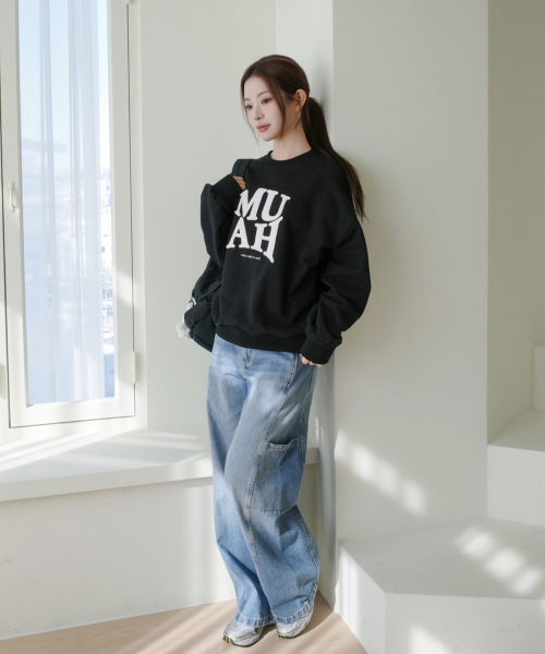 muahmuah（ムーアムーア）の「MUAH アプリケロゴ スウェット [2色]（スウェット・レディース・ブラック/オートミール・FREE）」の5枚目の写真