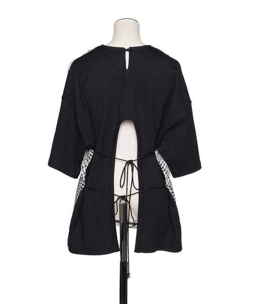 muller of yoshiokubo（ミュラーオブヨシオクボ）の「muller of yoshiokubo ミュラーオブヨシオクボ / RADIALL BACK OPEN T-SHIRTS ラディアルバックオープンシャツ / MLS26112（Tシャツ/カットソー・レディース・ブラック/レッド・FREE）」の12枚目の写真