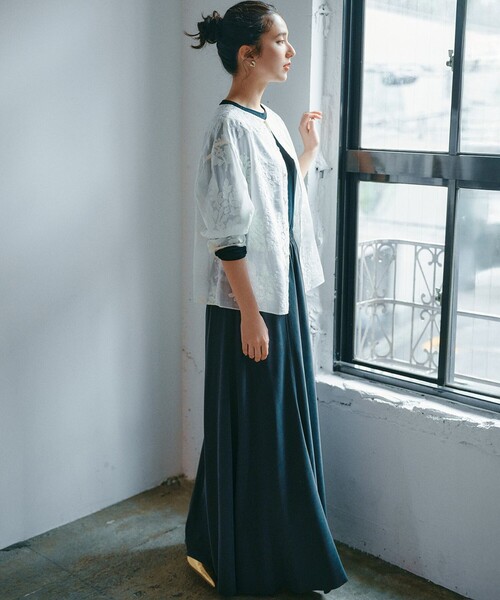 23区 L(ニジュウサンクオオキイサイズ)の「シアーフライス レイヤード ロンTEE(Tシャツ/カットソー・レディース・ブラック系/ホワイト系/スカイブルー系/ライトイエロー系/ピンク系/スモーキーグリーン系・44/46)」の19枚目の写真