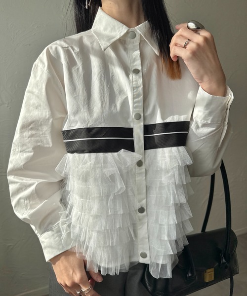 deux amour（ドゥーザムール）の「裾フリルセンターラインブラウス（シャツ/ブラウス・レディース・ホワイト/ブラック・M～Ｌ）」の5枚目の写真