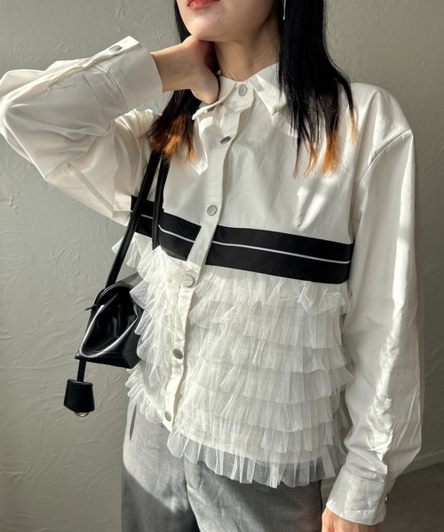 deux amour（ドゥーザムール）の「裾フリルセンターラインブラウス（シャツ/ブラウス・レディース・ホワイト/ブラック・M～Ｌ）」の6枚目の写真