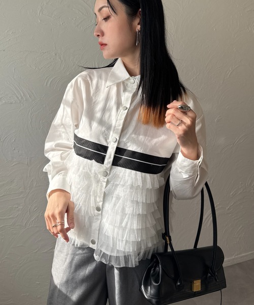 deux amour（ドゥーザムール）の「裾フリルセンターラインブラウス（シャツ/ブラウス・レディース・ホワイト/ブラック・M～Ｌ）」の16枚目の写真