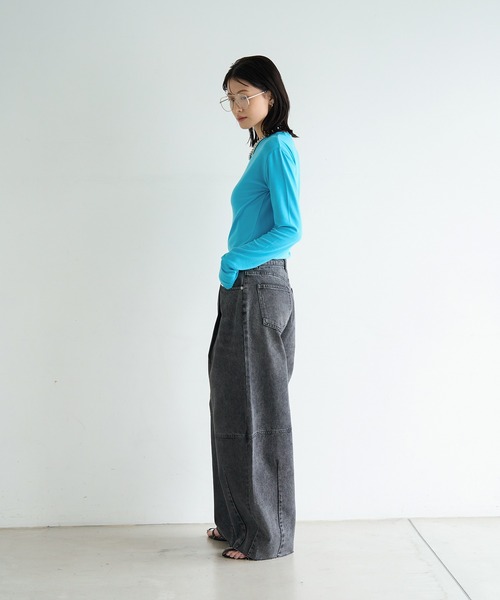 meilmada（メイルマダ）の「コクーンデニムパンツ（デニムパンツ・レディース・ブラック/ブルー・SMALL/MEDIUM）」の14枚目の写真