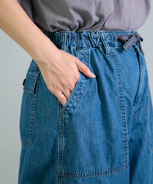 OMNIGOD（オムニゴッド）の「[OMNIGOD womens / オムニゴッド] 6ozデニム パラシュートベーカーパンツ（デニムパンツ・レディース・インディゴブルー・3/2）」の13枚目の写真