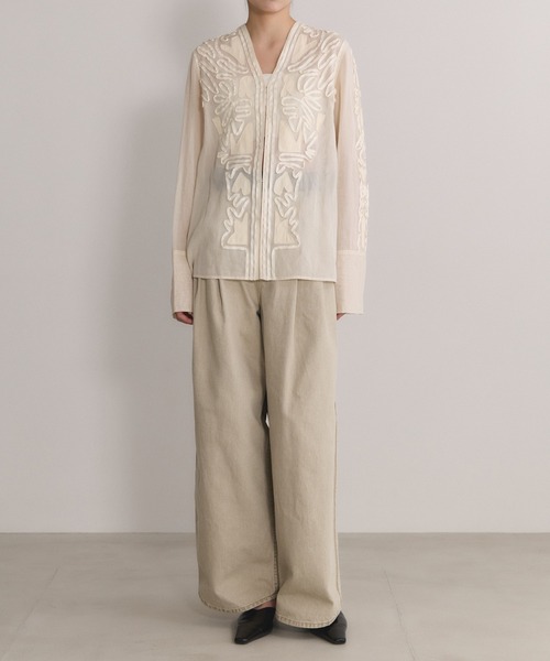 ADAM ET ROPE'(アダムエロペ)の「【EMOELLE】ステッチエンブロイダリーブラウス(シャツ/ブラウス・レディース・ホワイト/キナリ・FREE)」の5枚目の写真