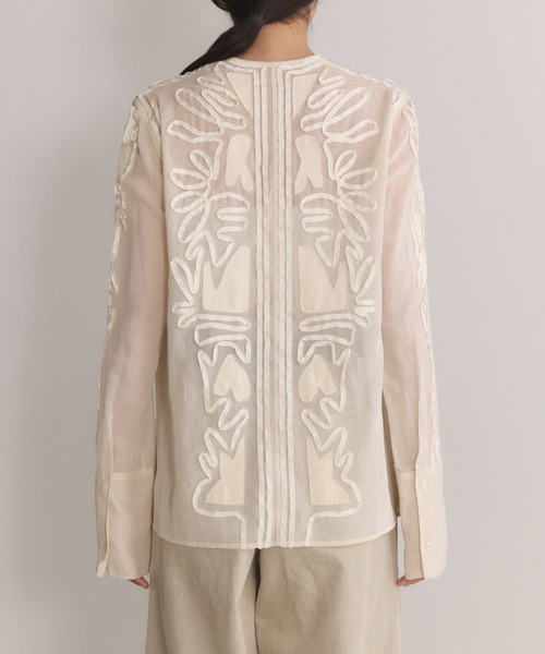 ADAM ET ROPE'(アダムエロペ)の「【EMOELLE】ステッチエンブロイダリーブラウス(シャツ/ブラウス・レディース・ホワイト/キナリ・FREE)」の8枚目の写真