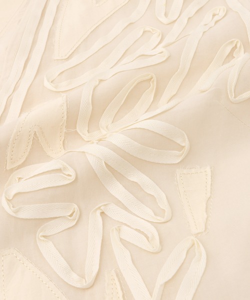 ADAM ET ROPE'(アダムエロペ)の「【EMOELLE】ステッチエンブロイダリーブラウス(シャツ/ブラウス・レディース・ホワイト/キナリ・FREE)」の19枚目の写真