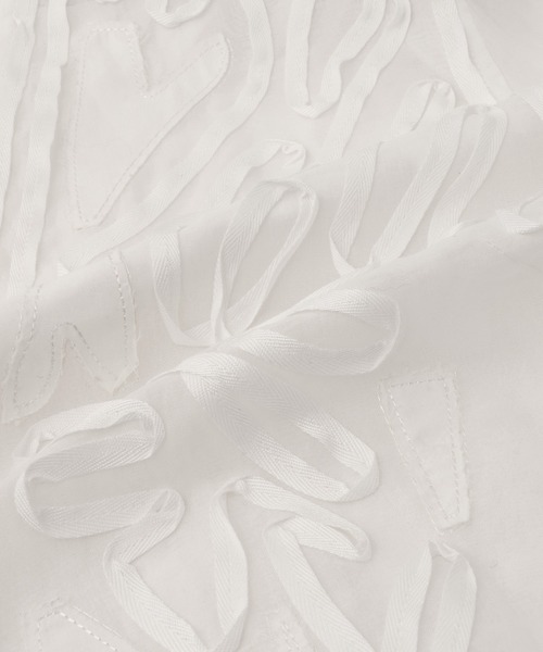 ADAM ET ROPE'(アダムエロペ)の「【EMOELLE】ステッチエンブロイダリーブラウス(シャツ/ブラウス・レディース・ホワイト/キナリ・FREE)」の21枚目の写真