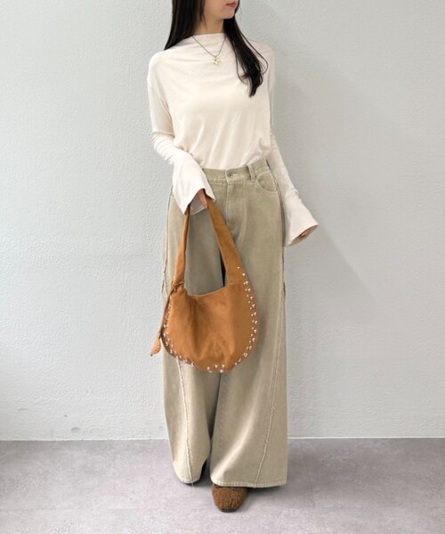 w closet(ダブルクローゼット)の「ワンショルカットソー(Tシャツ/カットソー・レディース・ブラック/アイボリー/ピンク/グレー・FREE)」の9枚目の写真