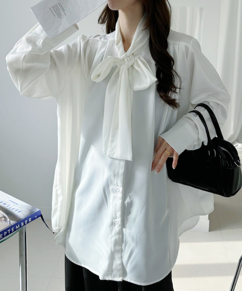 Ada.(エイダ)の「サテン ボウタイ オーバーサイズ ブラウス(シャツ/ブラウス・レディース・ブラック/モカ/ホワイト・FREE)」の4枚目の写真