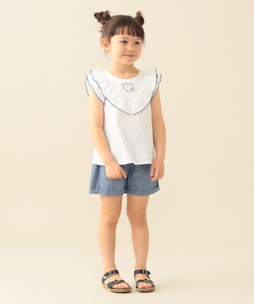 BEAMS mini(ビームスミニ)の「刺繍 フリル プルオーバー セット 2026SS(90~140cm)通学 プチプラ 定番 セットアップ(サロペット/オーバーオール・キッズ・ブルー系その他/オフホワイト・140/120/100/90/110/150/130)」の4枚目の写真