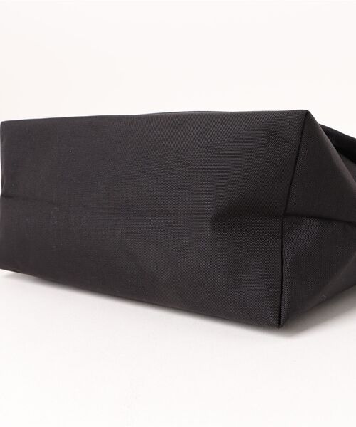 Manhattan Portage（マンハッタンポーテージ）の「CASUAL MESSENGER SLIM BP W/DIV MGNT 500D CORDURA KRM（メッセンジャーバッグ・レディース・ブラック・SMALL）」の14枚目の写真