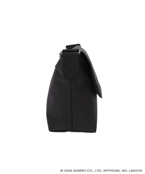 Manhattan Portage（マンハッタンポーテージ）の「CASUAL MESSENGER SLIM BP W/DIV MGNT 500D CORDURA KRM（メッセンジャーバッグ・レディース・ブラック・SMALL）」の3枚目の写真