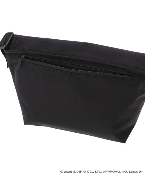 Manhattan Portage（マンハッタンポーテージ）の「CASUAL MESSENGER SLIM BP W/DIV MGNT 500D CORDURA KRM（メッセンジャーバッグ・レディース・ブラック・SMALL）」の7枚目の写真