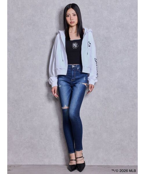 GYDA(ジェイダ)の「【MLB × New Era ×GYDA】bijouショートスウェットパーカー(パーカー・レディース・ブラック/オフホワイト/アイボリー・FREE)」の10枚目の写真