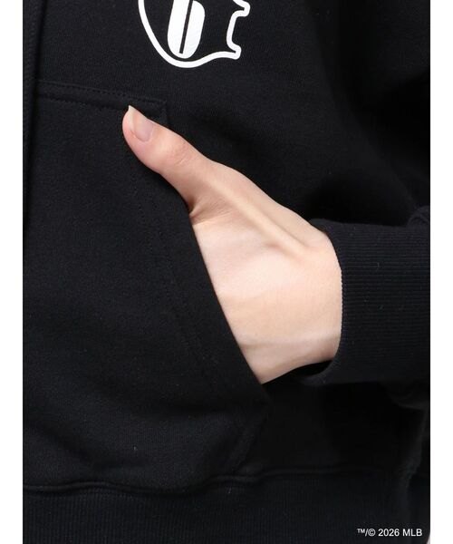 GYDA(ジェイダ)の「【MLB × New Era ×GYDA】bijouショートスウェットパーカー(パーカー・レディース・ブラック/オフホワイト/アイボリー・FREE)」の21枚目の写真