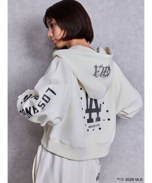 GYDA（ジェイダ）の「【MLB × New Era ×GYDA】bijouショートスウェットパーカー（パーカー・レディース・ブラック/オフホワイト/アイボリー・FREE）」の11枚目の写真