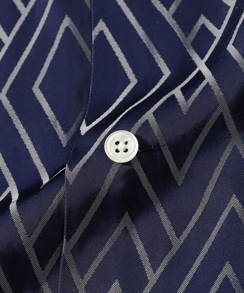 BEAMS PLUS(ビームスプラス)の「Open Collar Cupro Dot Zigzag Pattern(シャツ/ブラウス・メンズ・ネイビー/グリーン・SMALL/LARGE/MEDIUM/X-LARGE)」の4枚目の写真