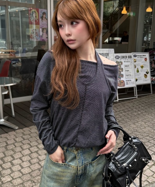 RAY CASSIN（レイカズン）の「ホルターレイヤードオフショルルーズTシャツ（Tシャツ/カットソー・レディース・ブラック/ブラック系その他2/グレー/ブラウン系その他2・FREE）」の3枚目の写真