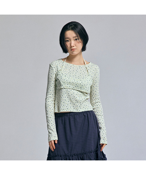 AWESOME STUDIO(オーサムスタジオ)の「フラワーパターンレイヤードトップスライトベージュ(Tシャツ/カットソー・レディース・ライトベージュ・FREE)」の1枚目の写真
