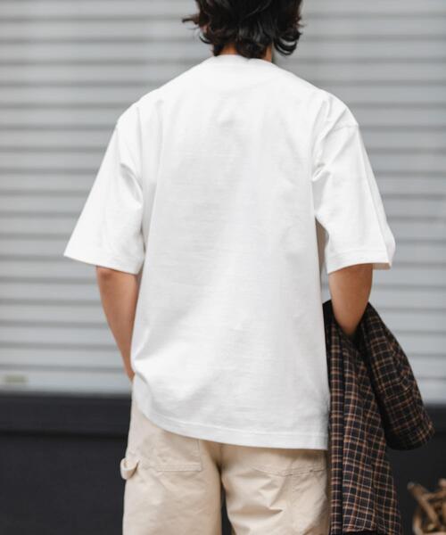 FORK&SPOON（フォークアンドスプーン）の「FORK&SPOON　POSTワンポイントTシャツ（Tシャツ/カットソー・メンズ・オフホワイト/チャコールグレー・5/4）」の7枚目の写真