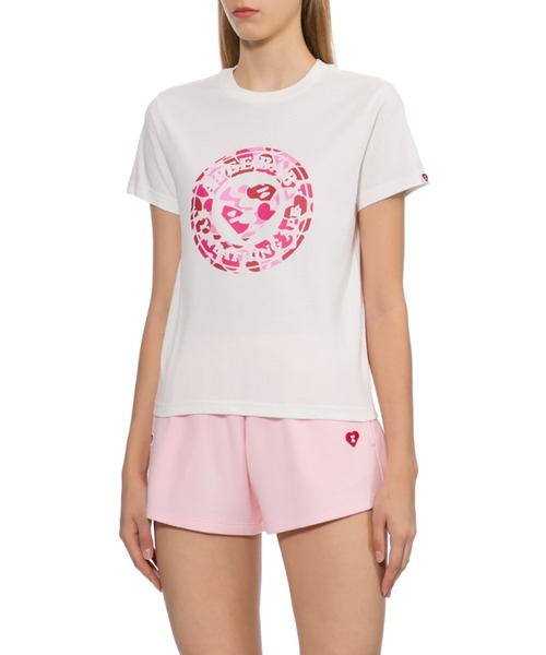 APEE BY A BATHING APE(エイピーバイアベイシングエイプ)の「CAMO APEE BABY PRINTED TEE #3(Tシャツ/カットソー・レディース・ホワイト×ピンク/ホワイト×ブルー/ネイビー・X-SMALL/SMALL)」の8枚目の写真