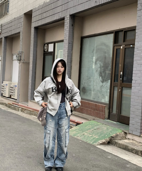 VETEZE（ベテゼ）の「Washed Cargo Denim Detail Pants（デニムパンツ・レディース・ブルー系その他・1/2/3）」の9枚目の写真