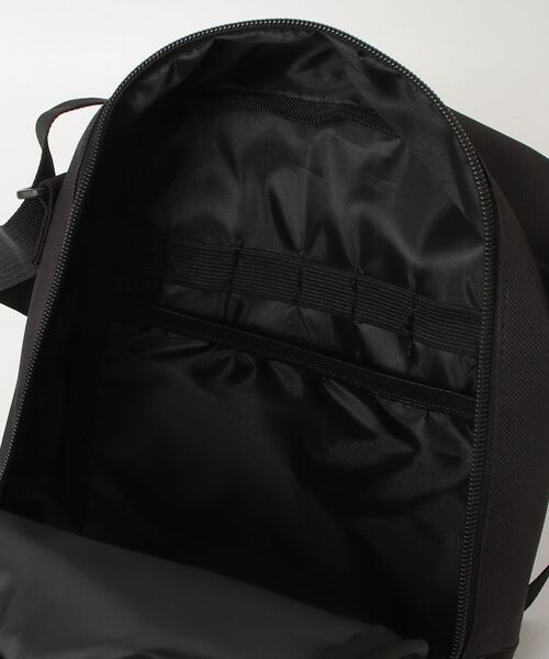 Mark Gonzales（マーク・ゴンザレス）の「【Mark Gonzales/マーク ゴンザレス】アートワークデザインコレクション スクエアミニ ショルダーバッグ（ショルダーバッグ・メンズ・ブラック系2/ブラック系1・FREE）」の5枚目の写真