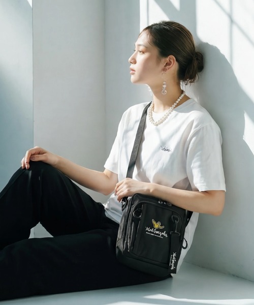 Mark Gonzales(マーク・ゴンザレス)の「【Mark Gonzales/マーク ゴンザレス】アートワークデザインコレクション スクエアミニ ショルダーバッグ(ショルダーバッグ・メンズ・ブラック系2/ブラック系1・FREE)」の5枚目の写真