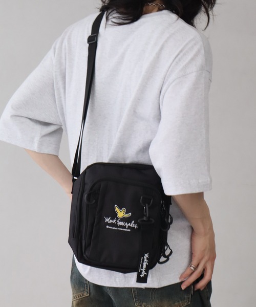 Mark Gonzales(マーク・ゴンザレス)の「【Mark Gonzales/マーク ゴンザレス】アートワークデザインコレクション スクエアミニ ショルダーバッグ(ショルダーバッグ・メンズ・ブラック系2/ブラック系1・FREE)」の9枚目の写真