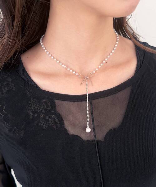 MAJESTIC LEGON（マジェスティックレゴン）の「パール×リボンネックレス（ネックレス・レディース・シルバー/ゴールド・FREE）」の4枚目の写真
