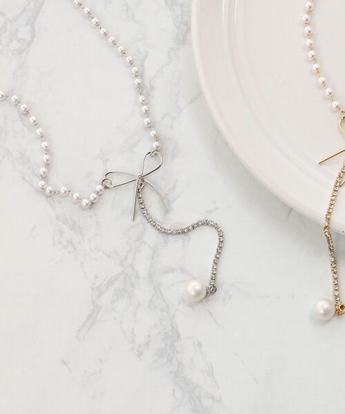 MAJESTIC LEGON（マジェスティックレゴン）の「パール×リボンネックレス（ネックレス・レディース・シルバー/ゴールド・FREE）」の7枚目の写真