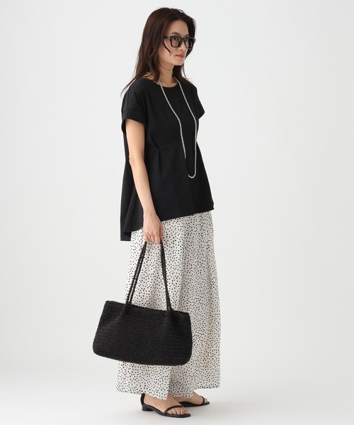 Elura(エルーラ)の「サマ見えタックTシャツ/661803(Tシャツ/カットソー・レディース・グレイッシュベージュ/ブラック/ダークブラウン/ホワイト・FREE)」の10枚目の写真