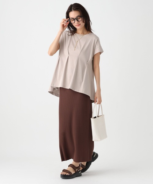 Elura(エルーラ)の「サマ見えタックTシャツ/661803(Tシャツ/カットソー・レディース・グレイッシュベージュ/ブラック/ダークブラウン/ホワイト・FREE)」の14枚目の写真