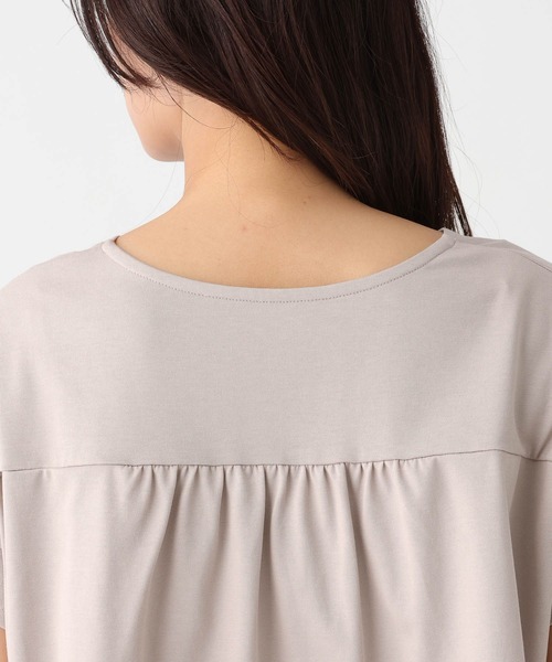 Elura(エルーラ)の「サマ見えタックTシャツ/661803(Tシャツ/カットソー・レディース・グレイッシュベージュ/ブラック/ダークブラウン/ホワイト・FREE)」の16枚目の写真