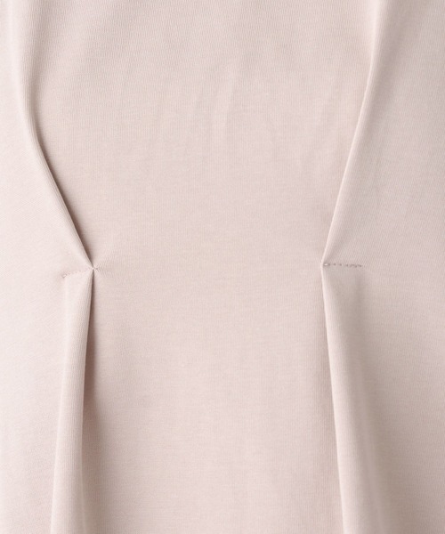 Elura(エルーラ)の「サマ見えタックTシャツ/661803(Tシャツ/カットソー・レディース・グレイッシュベージュ/ブラック/ダークブラウン/ホワイト・FREE)」の22枚目の写真