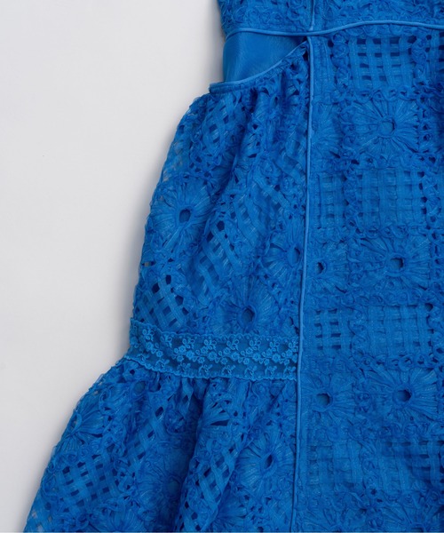 MAISON SPECIAL(メゾンスペシャル)の「Embroidered Tiered Cami Dress/エンブロイダリーティアードキャミワンピース(ワンピース・レディース・ブルー/ホワイト/ブラック・38/36)」の9枚目の写真