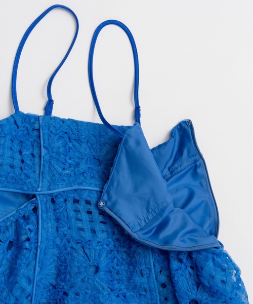 MAISON SPECIAL(メゾンスペシャル)の「Embroidered Tiered Cami Dress/エンブロイダリーティアードキャミワンピース(ワンピース・レディース・ブルー/ホワイト/ブラック・38/36)」の11枚目の写真