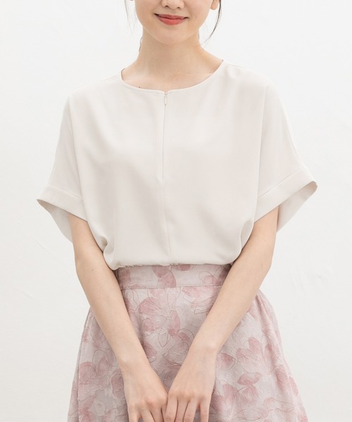 Honeys（ハニーズ）の「【ハニさら・接触冷感】フロントジップブラウス（シャツ/ブラウス・レディース・イエロー/ネイビー/ホワイト/ブルーグリーン・L/LL/M/S）」の2枚目の写真