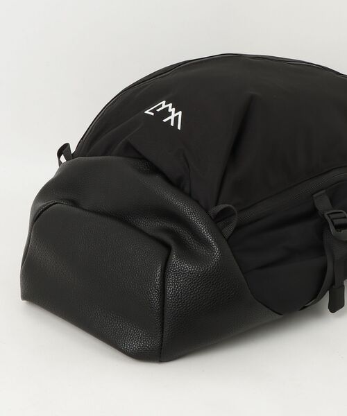 CMF OUTDOOR GARMENT（シーエムエフアウトドアガーメント）の「CMF OUTDOOR GARMENT/シーエムエフ アウトドアガーメント　BACKPACKERZ 32 CMF2601-AC08（バックパック/リュック・メンズ・ブラック/グレー・F）」の4枚目の写真