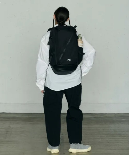 CMF OUTDOOR GARMENT（シーエムエフアウトドアガーメント）の「CMF OUTDOOR GARMENT/シーエムエフ アウトドアガーメント　BACKPACKERZ 32 CMF2601-AC08（バックパック/リュック・メンズ・ブラック/グレー・F）」の8枚目の写真