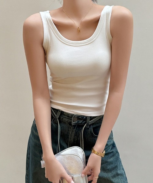 CLOTHY(クロシィ)の「【ノンワイヤーで、ここまで盛れる】カップ付ベーシックキャミ(タンクトップ・レディース・オフホワイト/ブラック/チャコールグレー/ベージュ・FREE)」の1枚目の写真
