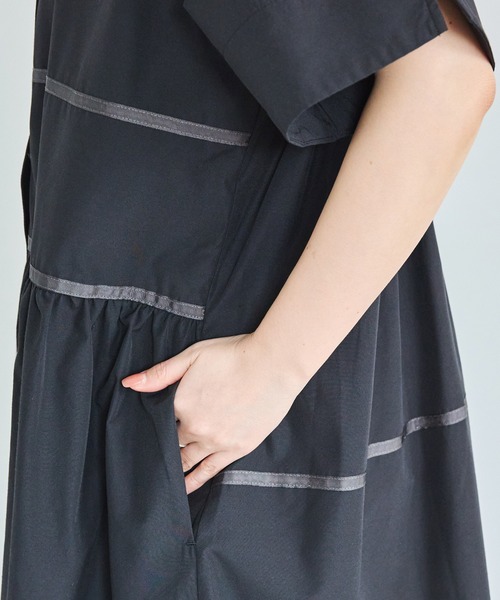 LAVEANGE(ラビアンジェ)の「切替ティアードワンピース|着るだけでサマになる/大人のきれい見え/ロング丈/バンドカラー/半袖/Aライン/ポケット付(ワンピース・レディース・ブラック系その他/ブラック・4L/5L/M/LL/3L)」の21枚目の写真